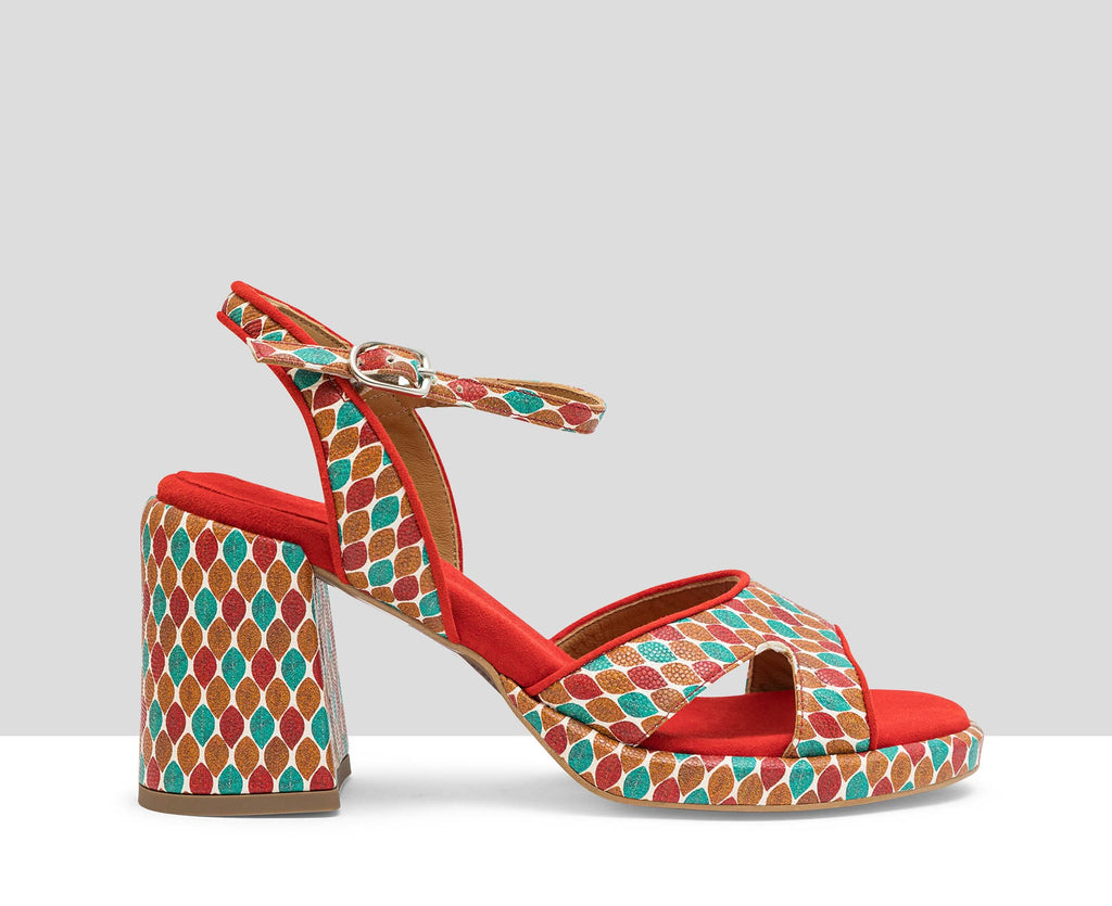 Sandalia de mujer en piel con tacón alto. Lena