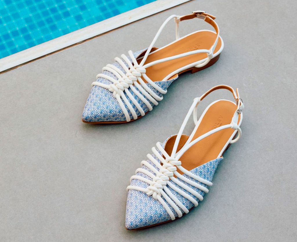 Zapato de mujer en piel con tacón bajo. Lia