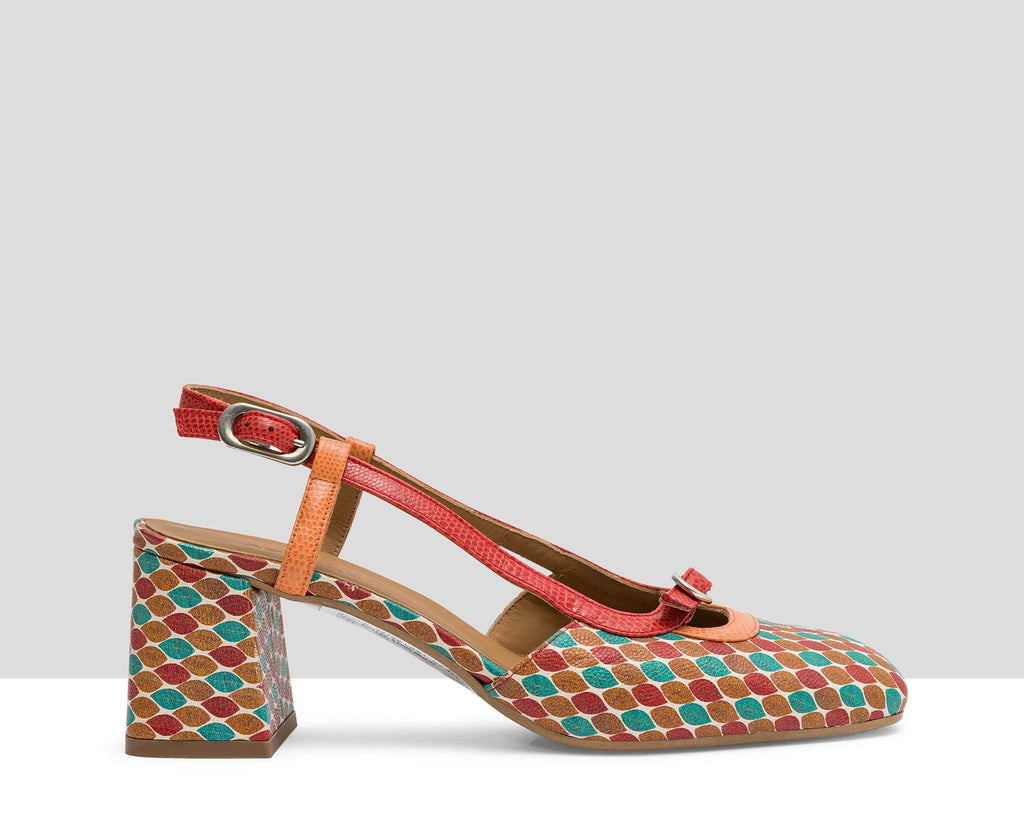 Scarpa da donna in pelle con tacco medio. Leily