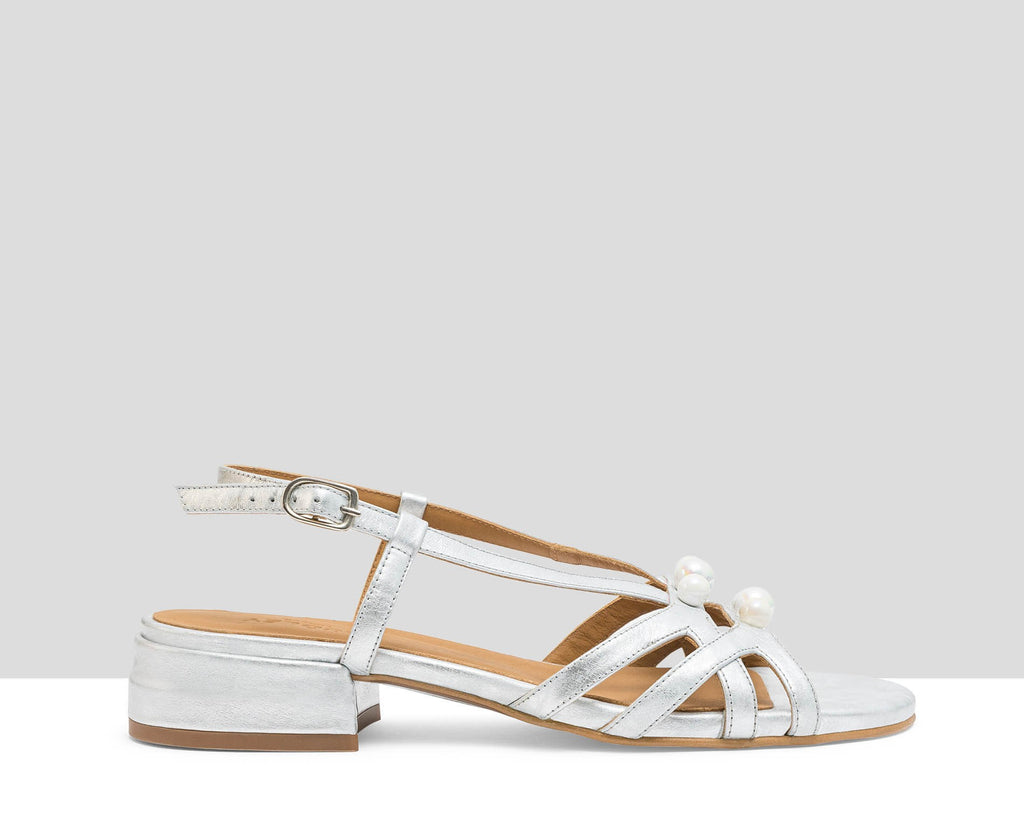 Sandalo da donna in pelle con tacco basso. Luz