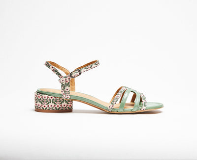 Women's leather sandal with a medium heel. Lior