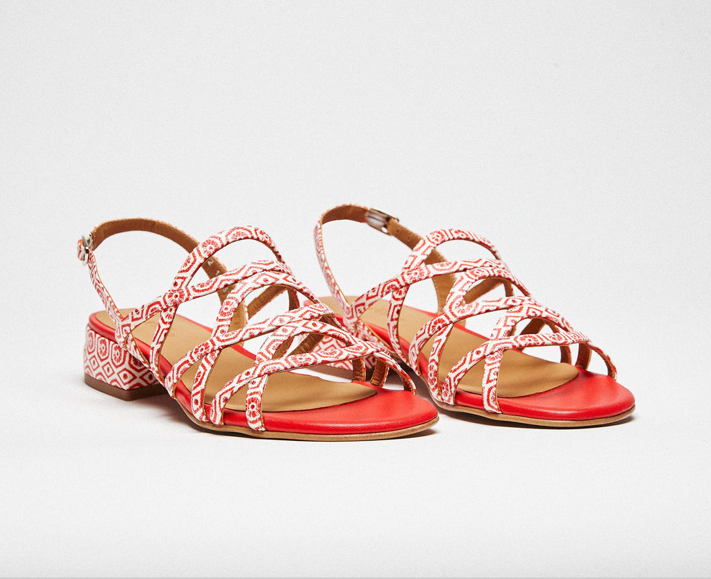 Sandalia de mujer en piel con tacón bajo. London