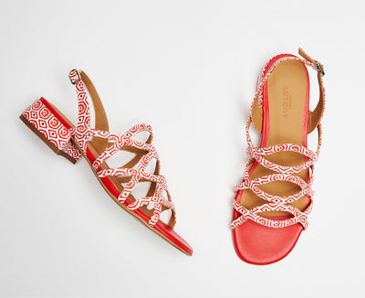 Sandalia de mujer en piel con tacón bajo. London