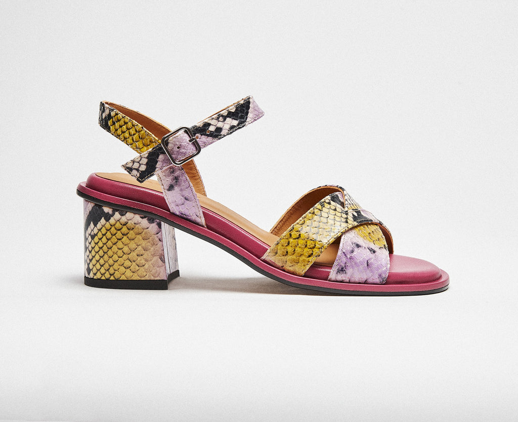 Sandalo da donna in pelle con tacco medio. Libby