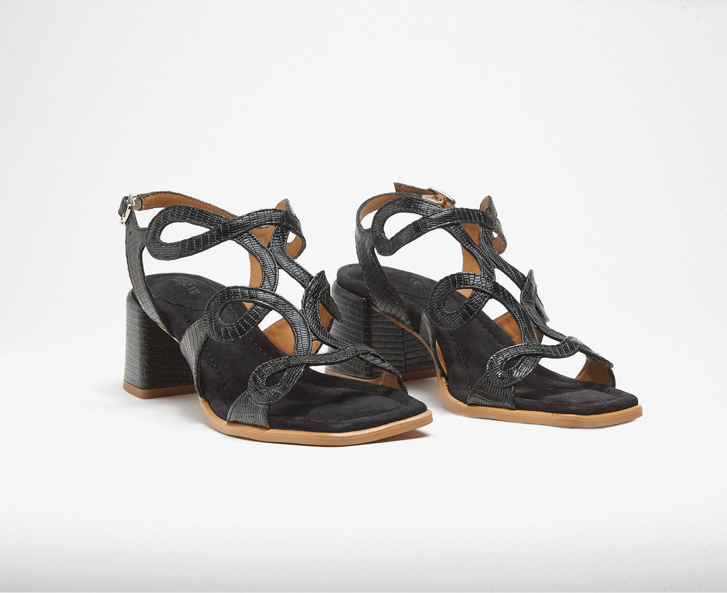 Sandalo da donna in pelle con tacco medio. Lievin