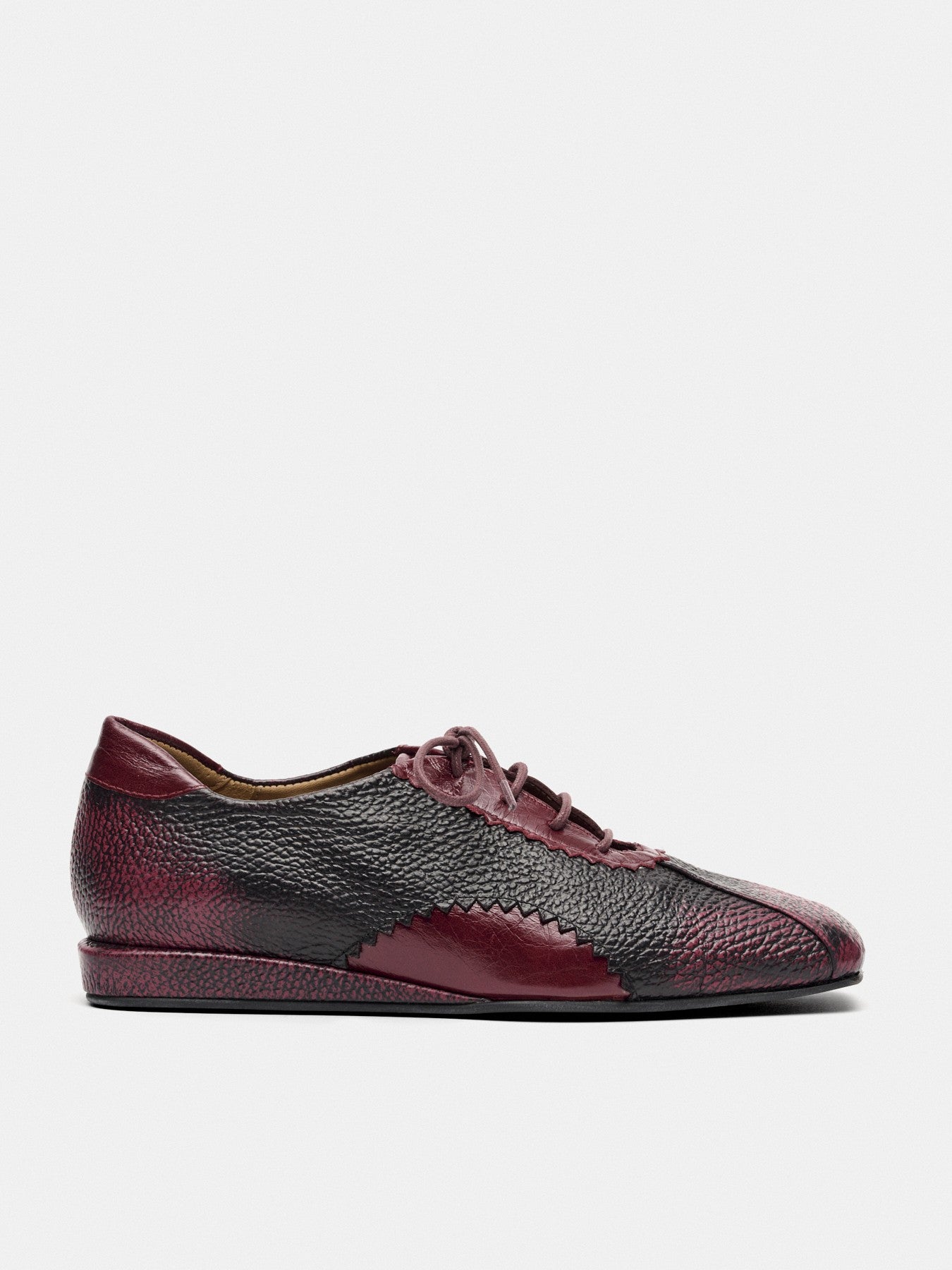 Women's leather shoe with a low heel. Milan