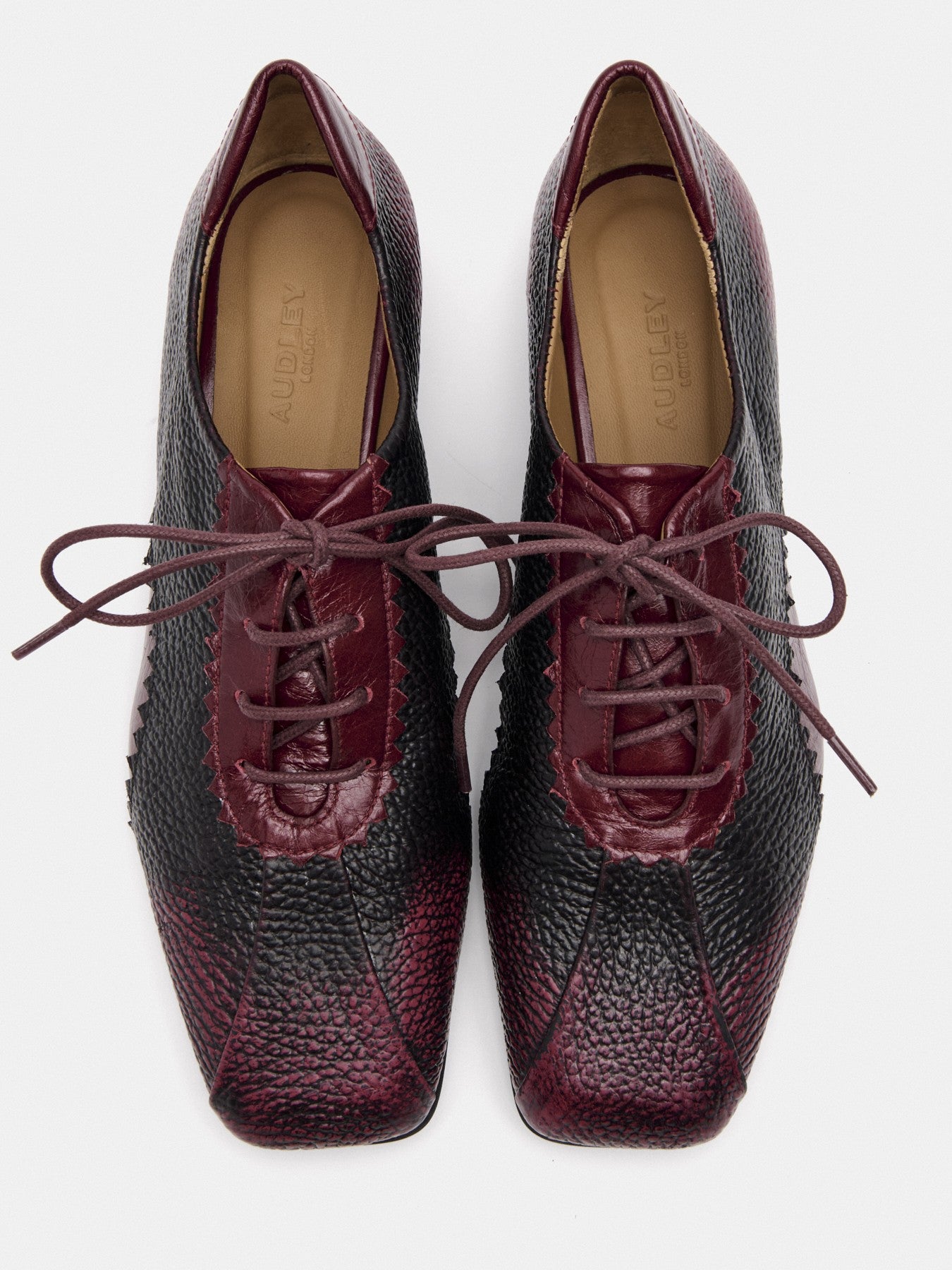 Women's leather shoe with a low heel. Milan
