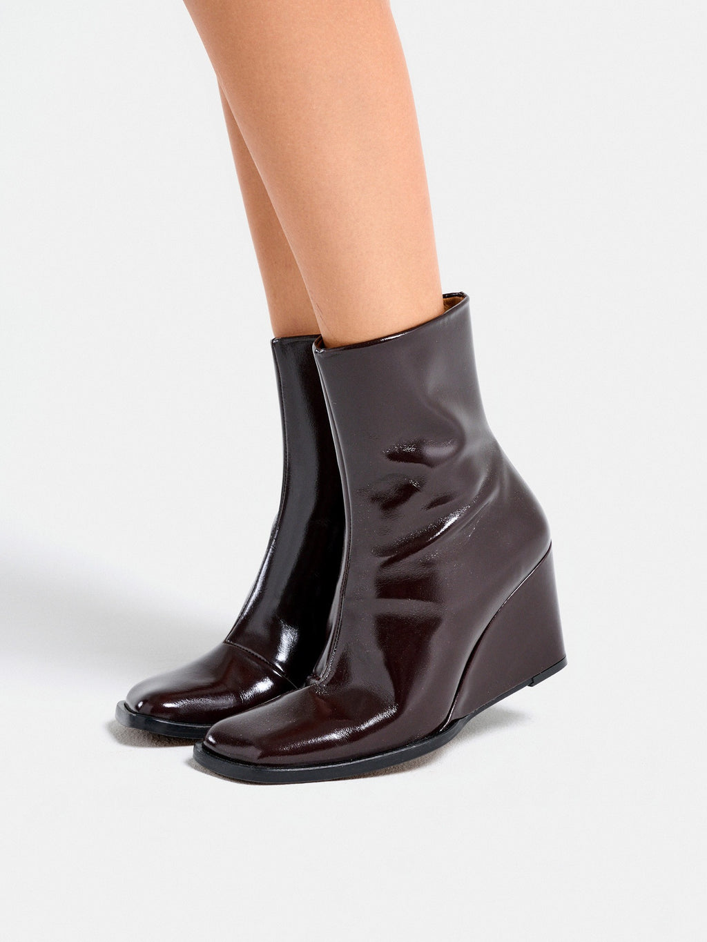 Botín de mujer en piel con tacón alto. Miwa