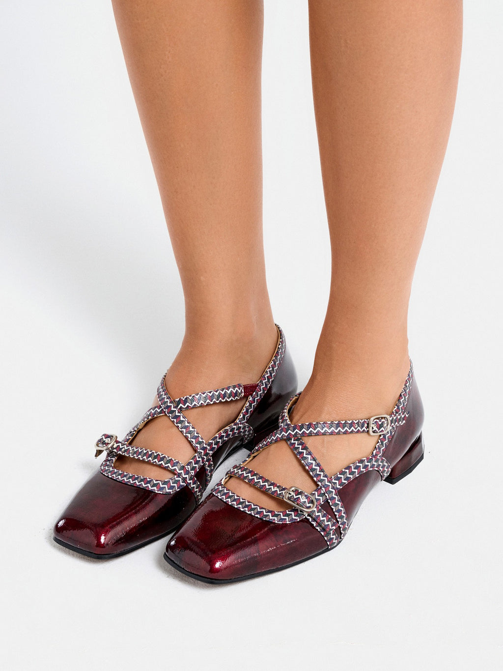 Women's leather shoe with a low heel. Miley