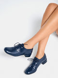 Women's leather shoe with a low heel. Mila