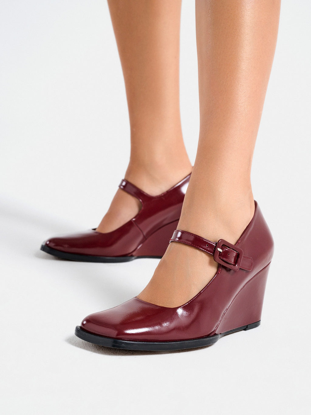 Scarpa da donna in pelle con tacco alto. Melina