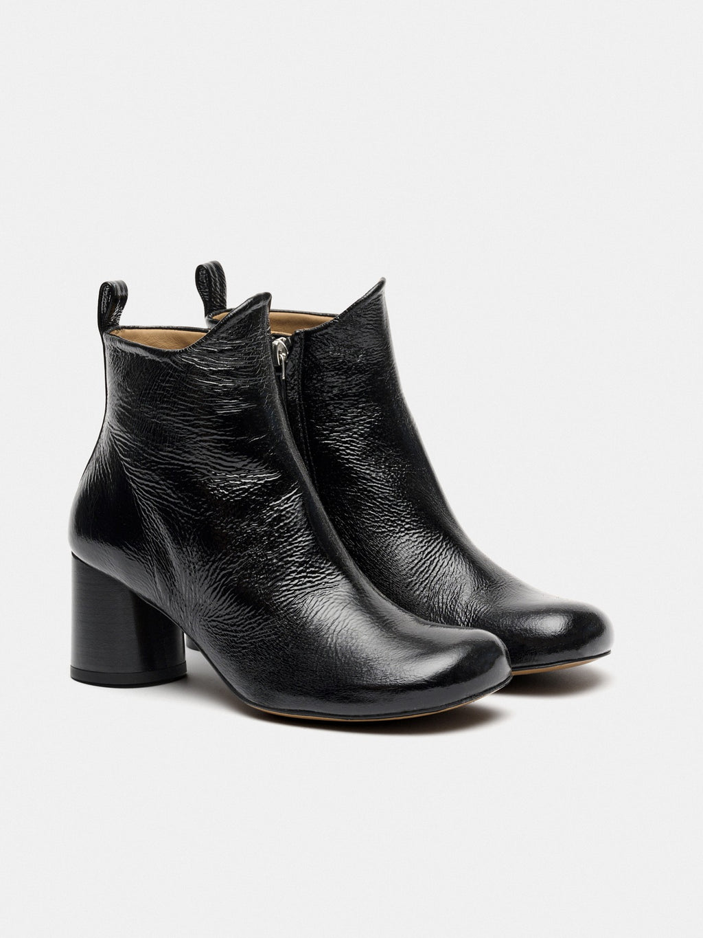 Botín de mujer en piel con tacón medio. Meilyn