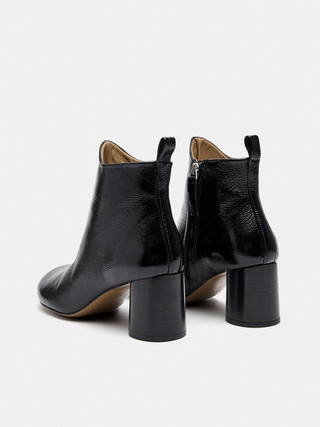 Botín de mujer en piel con tacón medio. Meilyn