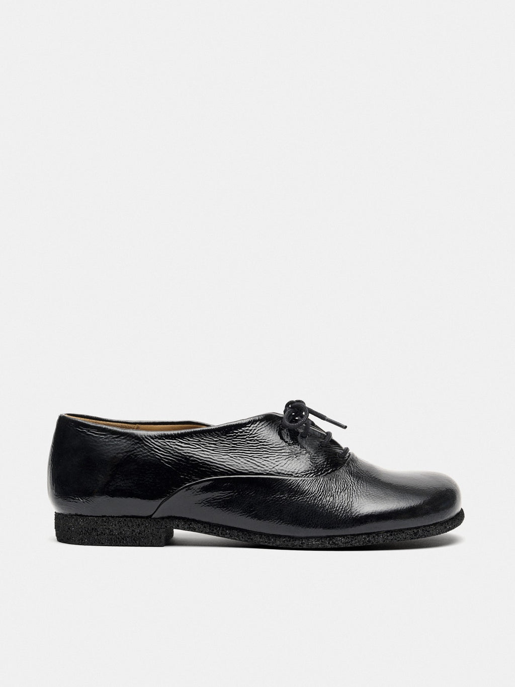 Scarpa da donna in pelle con tacco basso. Maiken