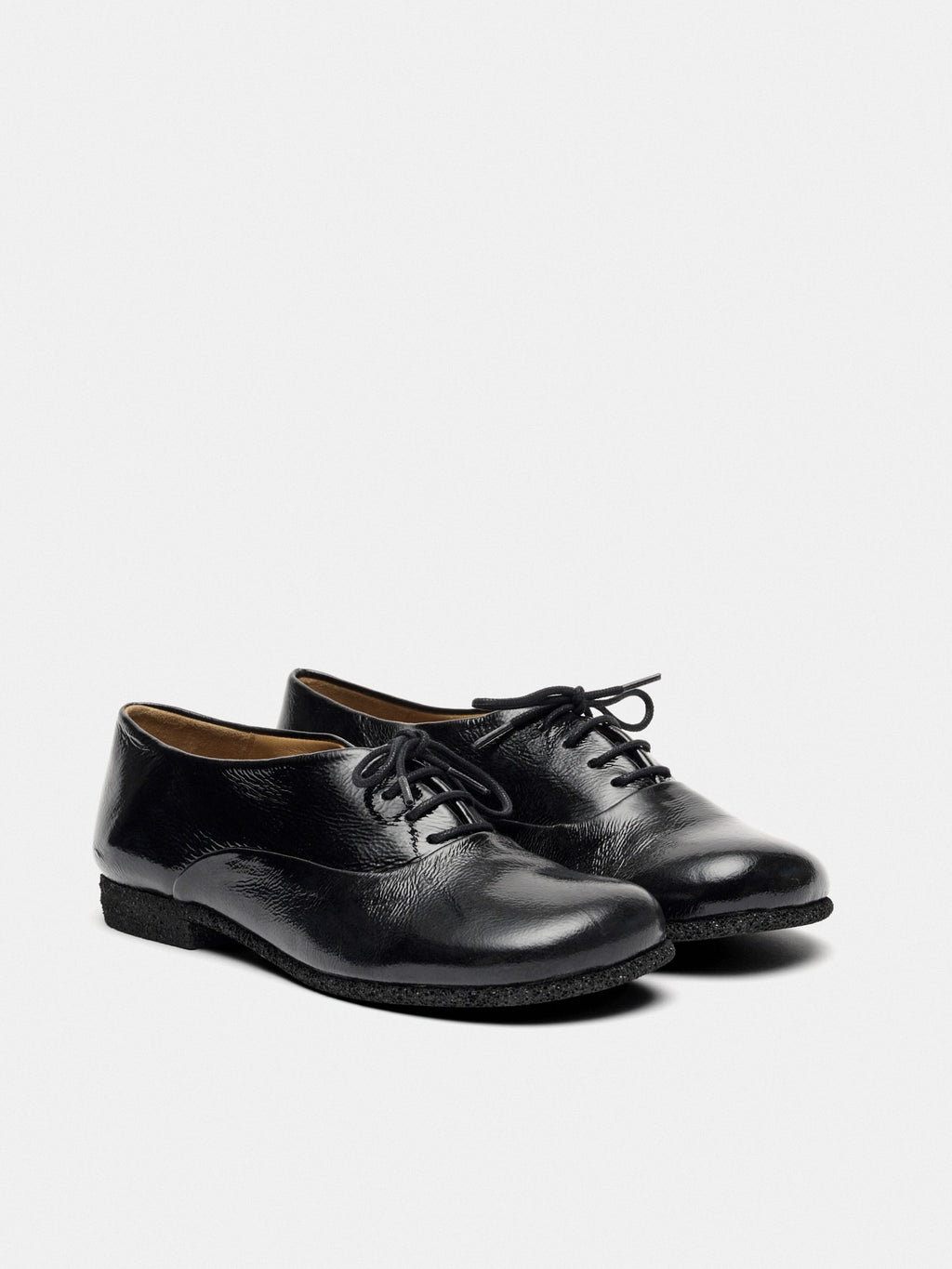 Scarpa da donna in pelle con tacco basso. Maiken
