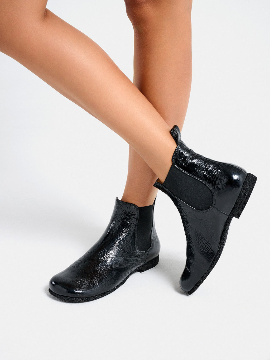 Botín de mujer en piel con tacón bajo. Maggie