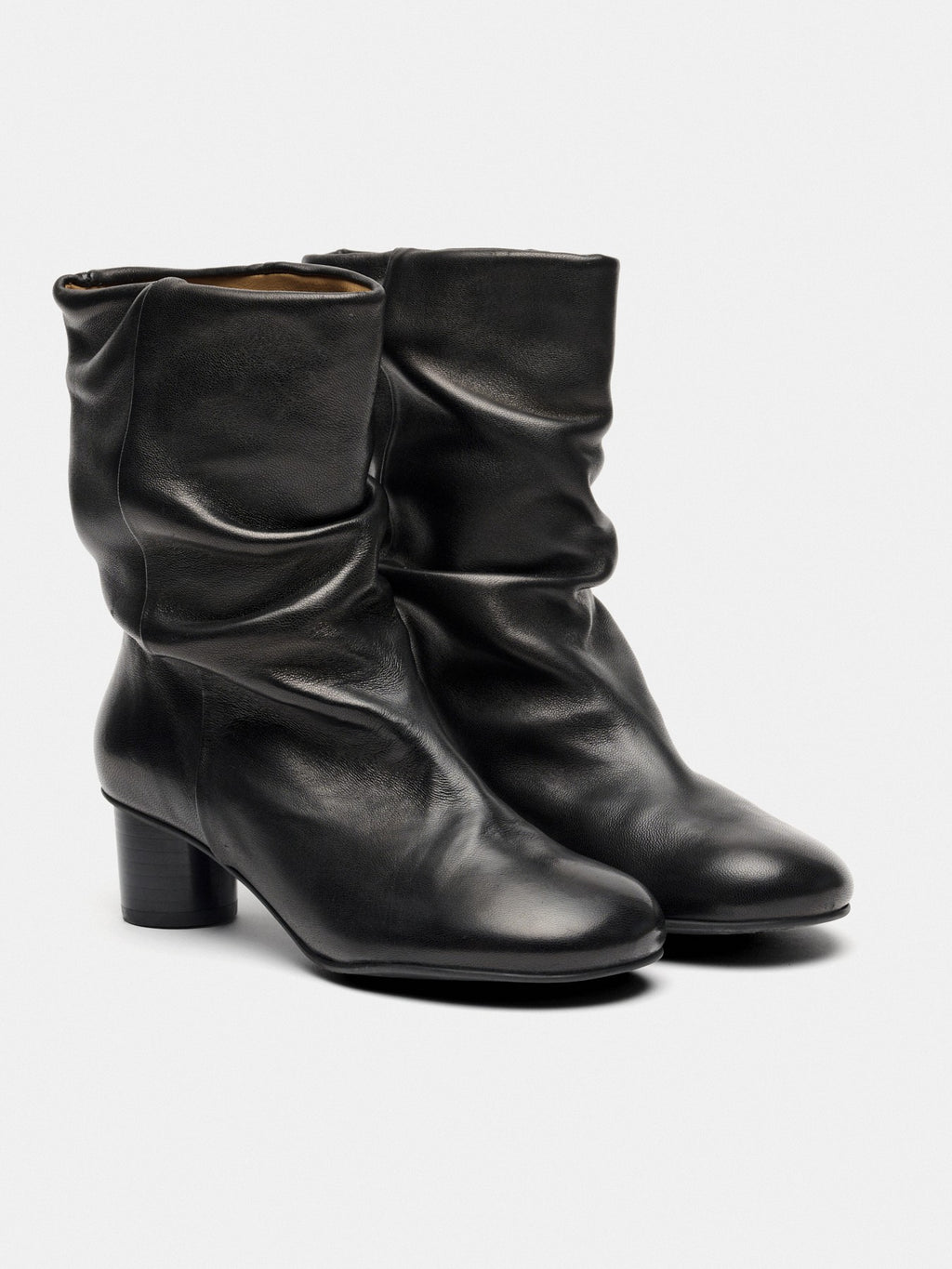 Botín de mujer en piel con tacón bajo. Mireia