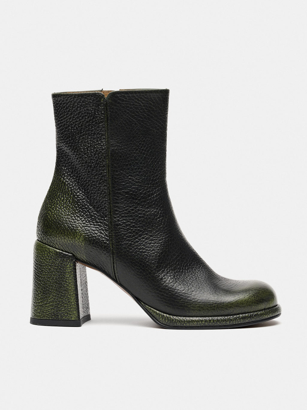 Botín de mujer en piel con tacón alto. Marta