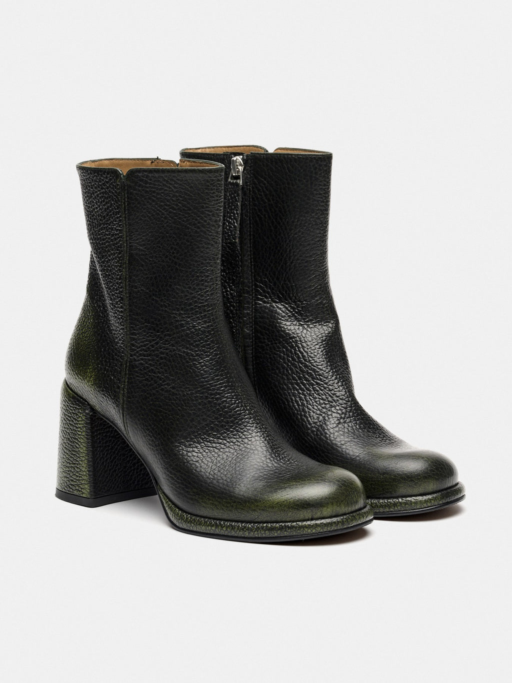 Botín de mujer en piel con tacón alto. Marta