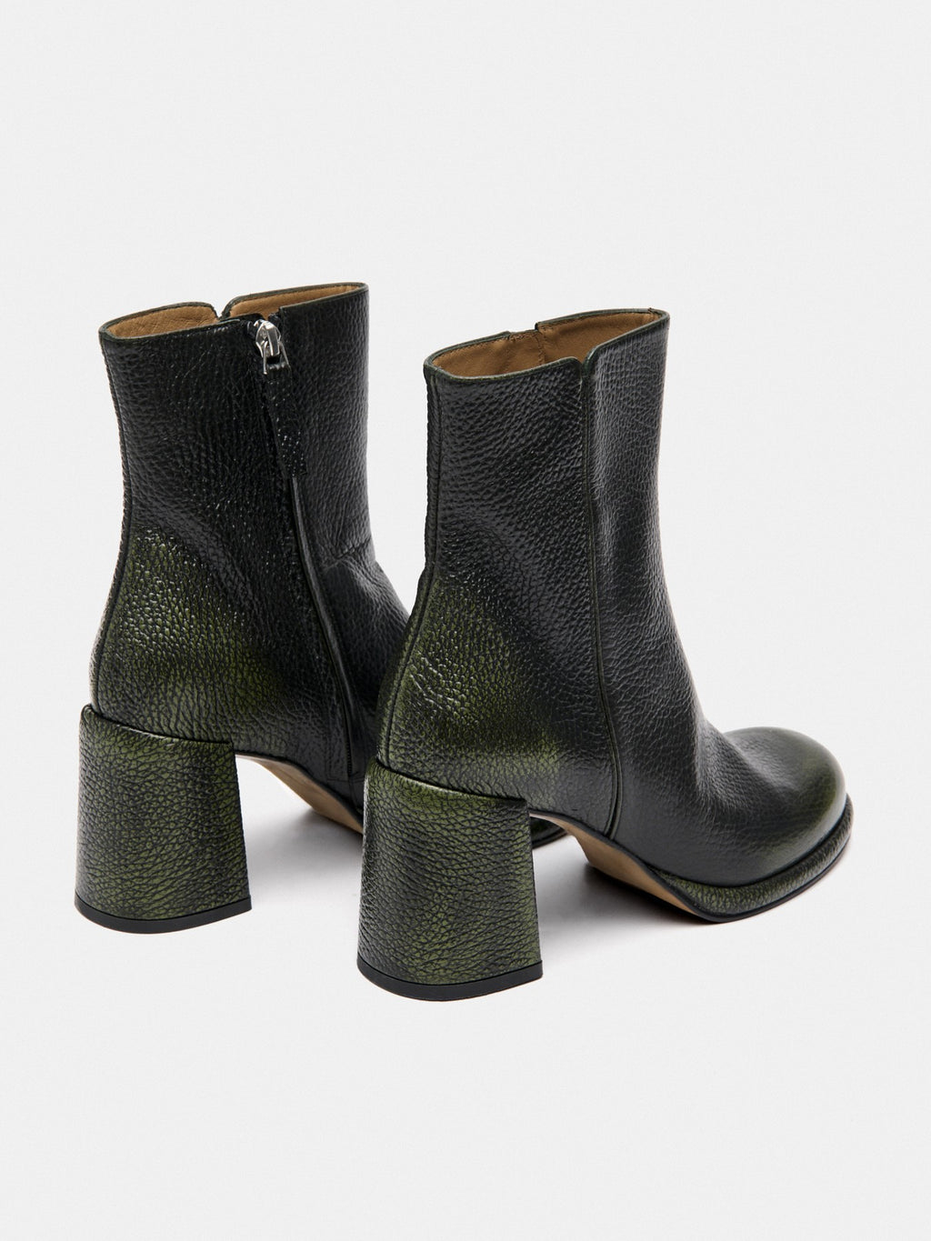 Botín de mujer en piel con tacón alto. Marta