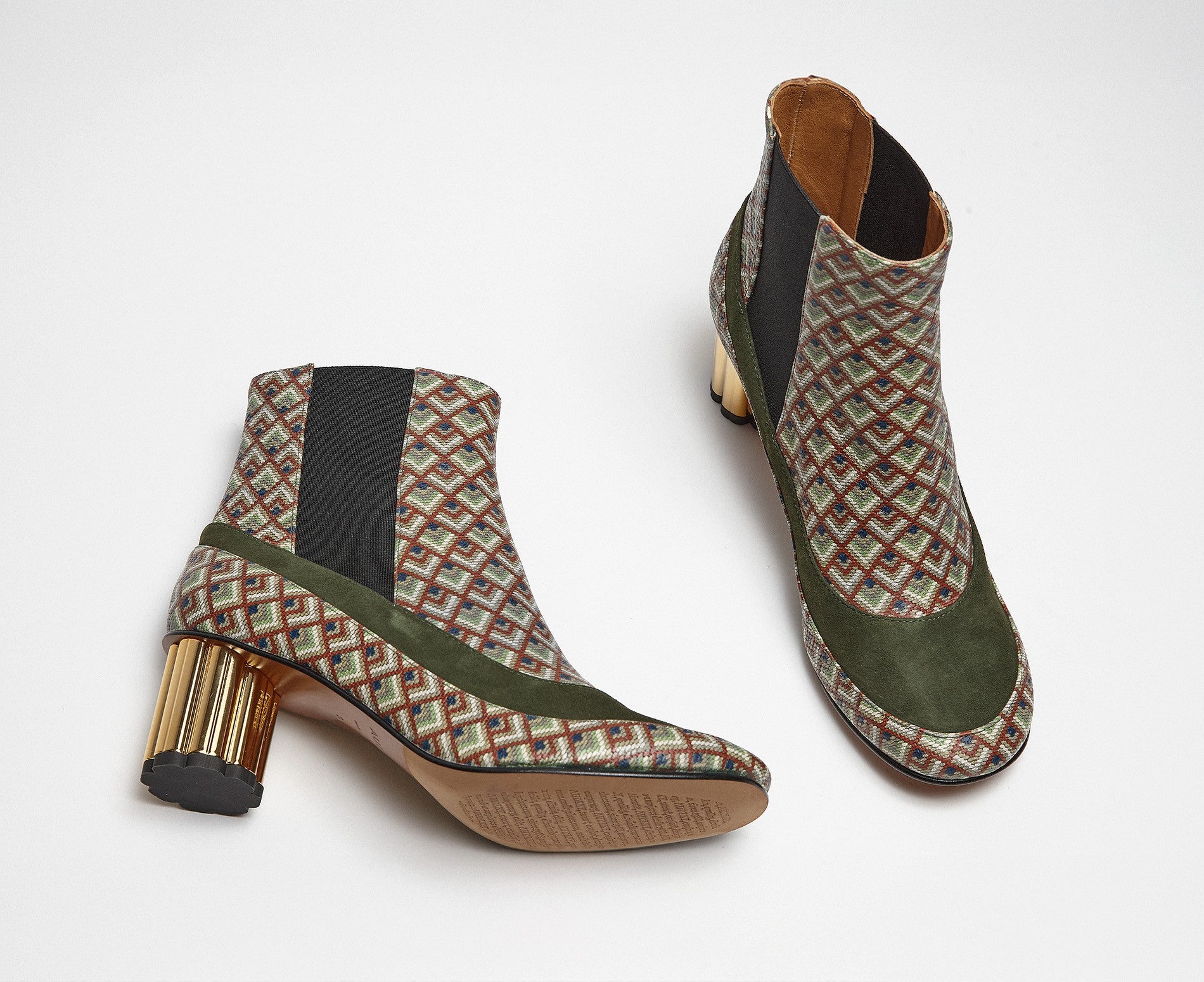 Botín de mujer en piel con tacón medio. Kajsa