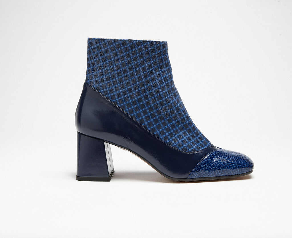 Botín de mujer en piel con tacón medio. Kireya