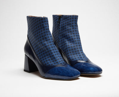 Stivaletti da donna in pelle con tacco medio. Kireya