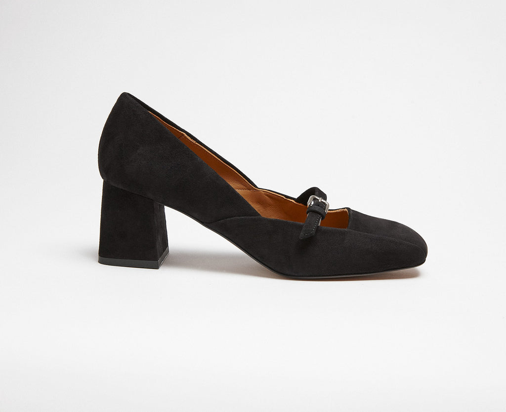 Scarpa da donna in pelle con tacco medio. Klaus