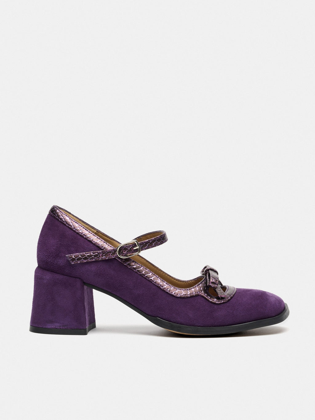 Women's leather shoe with a medium heel. Manola 2