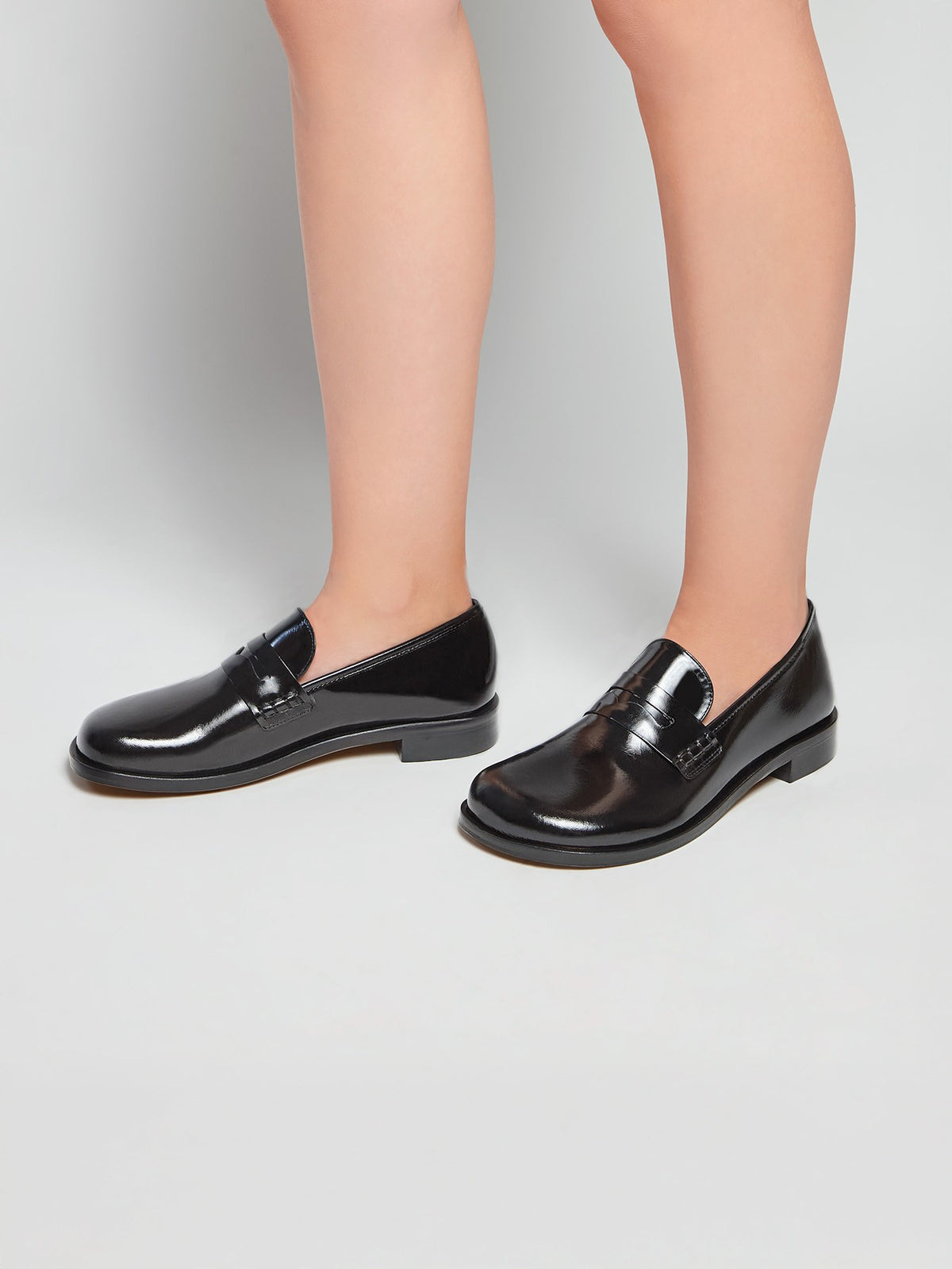 Scarpa da donna in pelle con tacco basso. Morgan