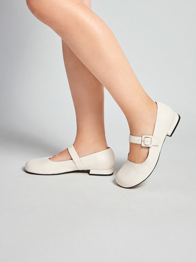 Scarpa da donna in pelle con tacco basso. Mimi