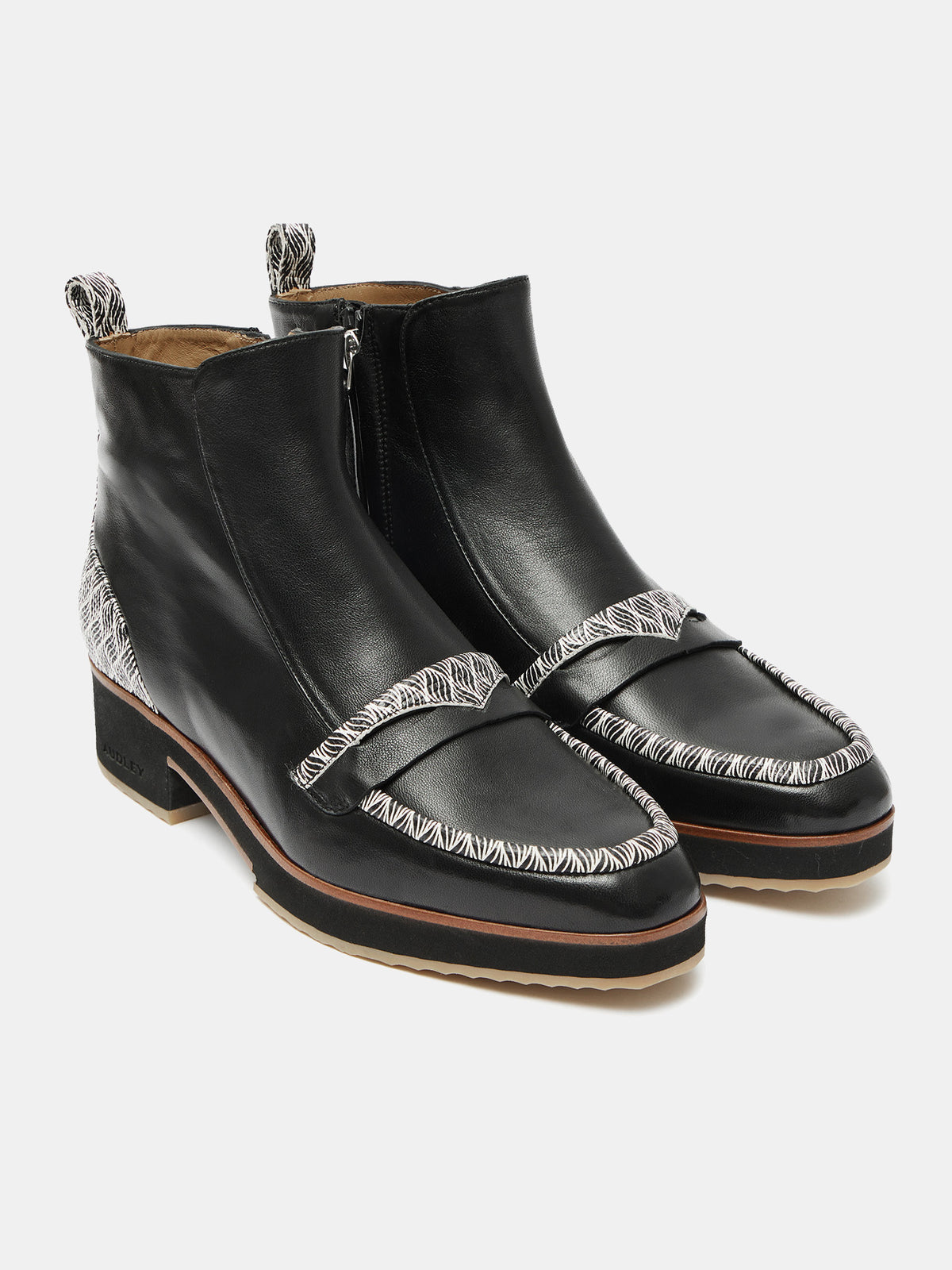 Stivaletti da donna in pelle con tacco medio. Miho