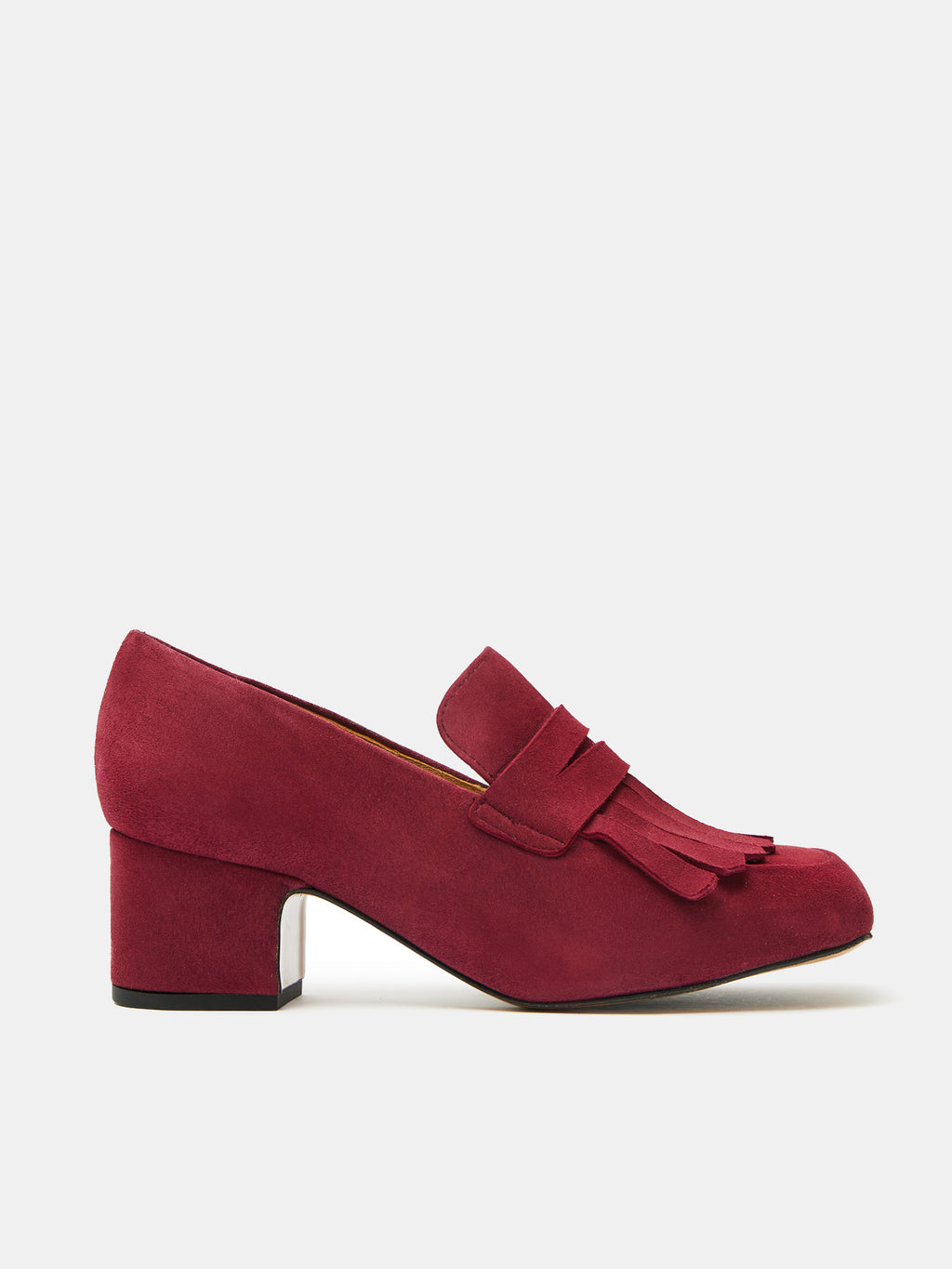 Women's leather shoe with a medium heel. Marga