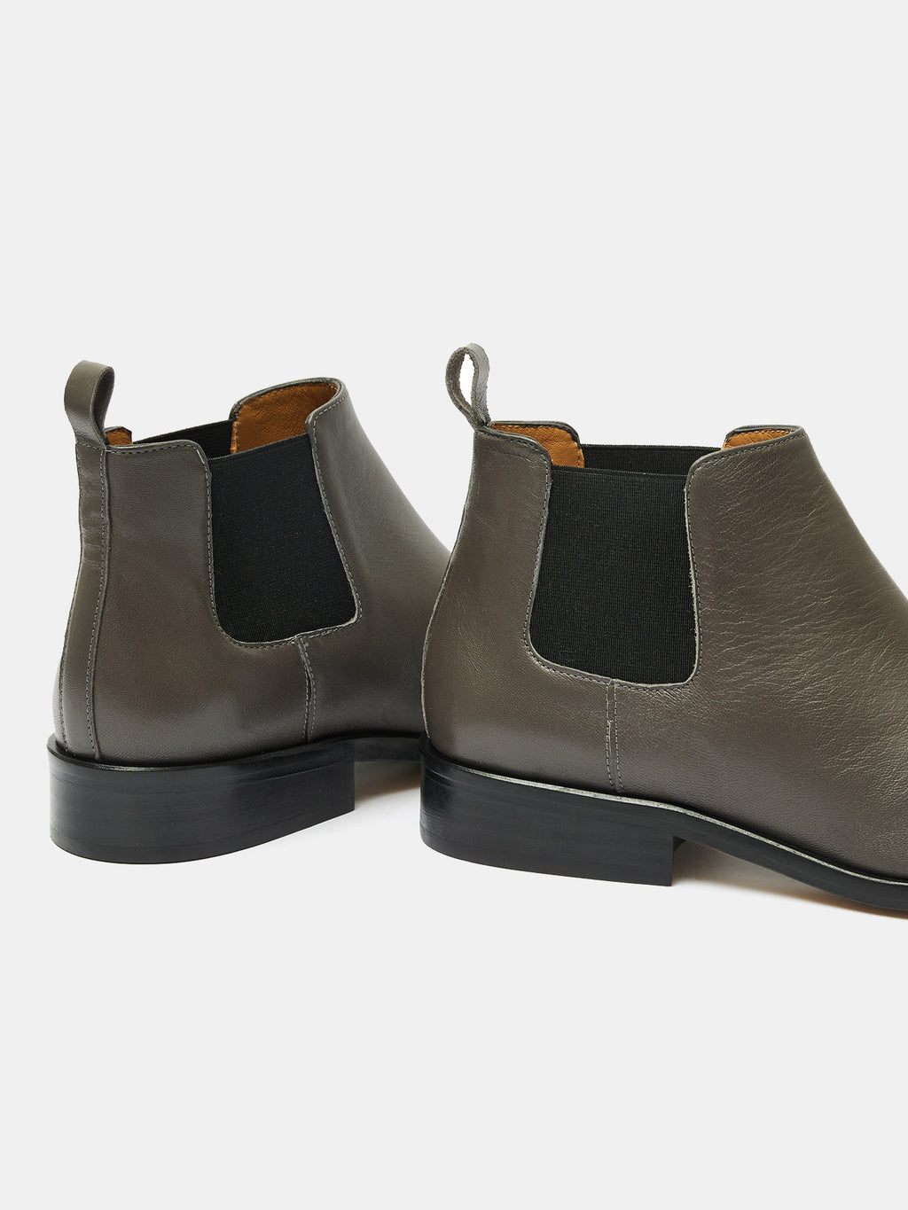 Women's leather ankle boots with a mid-heel. Oyuki