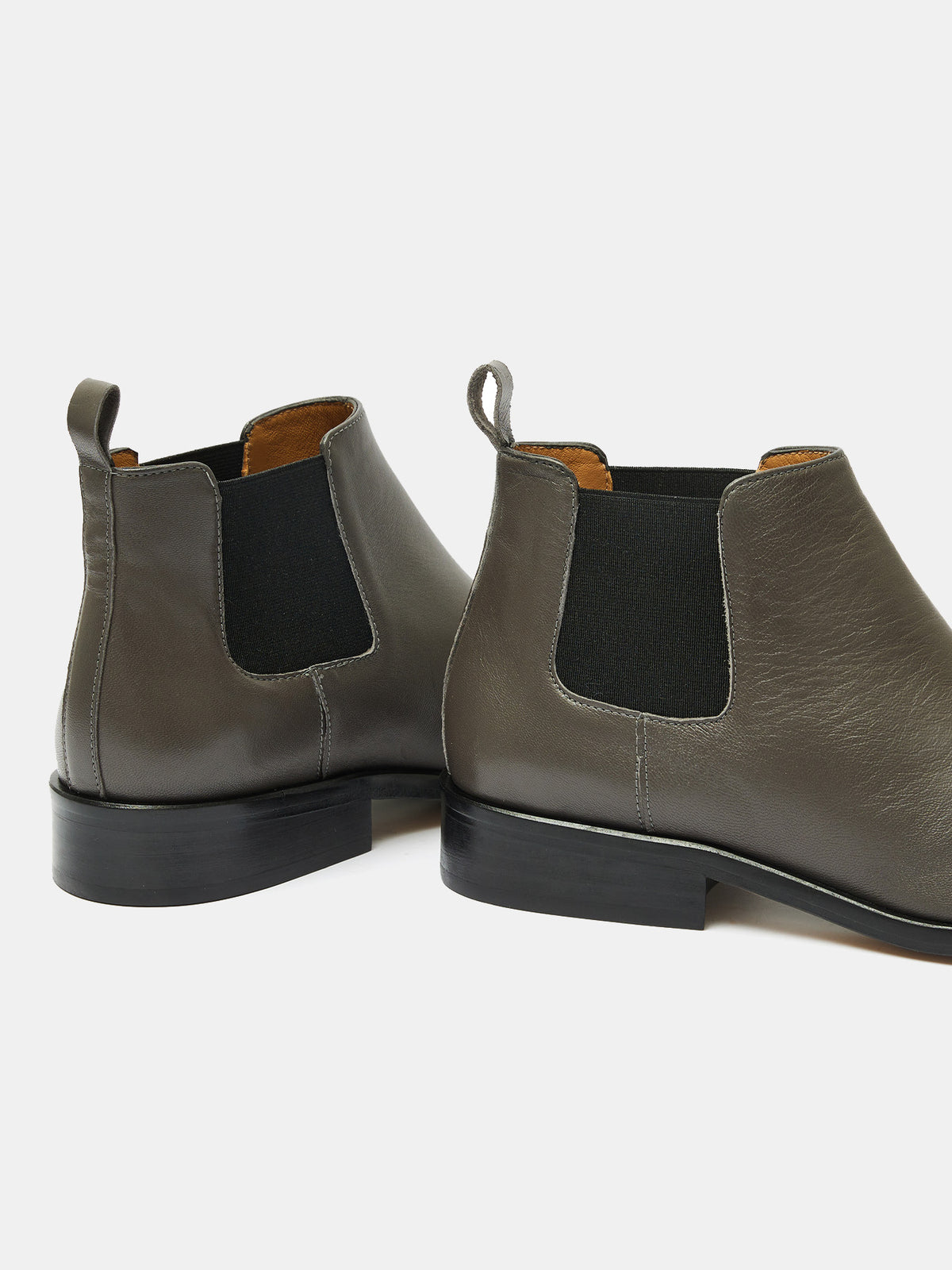 Women's leather ankle boots with a mid-heel. Oyuki