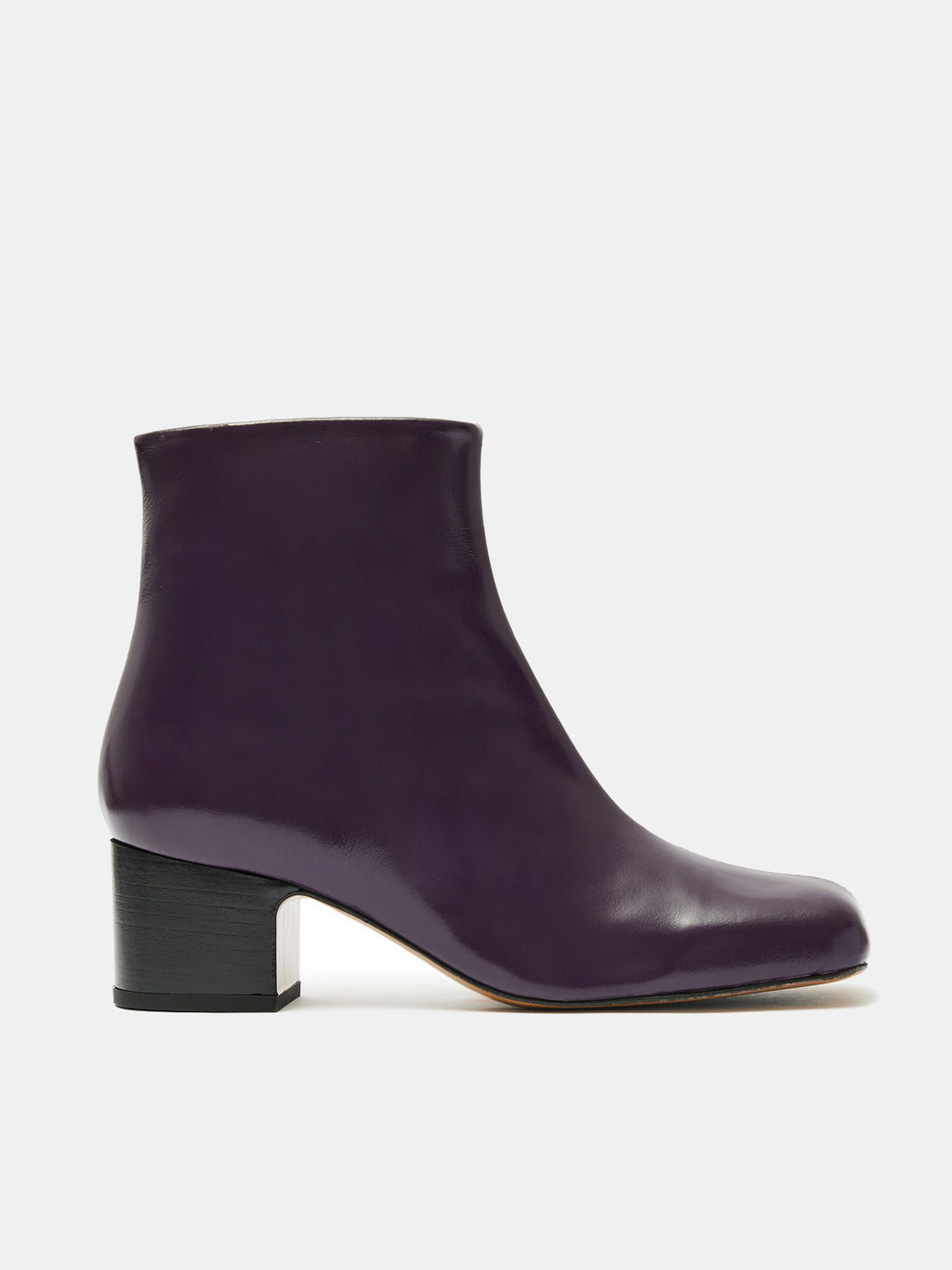 Women's leather ankle boots with a mid-heel. Miho