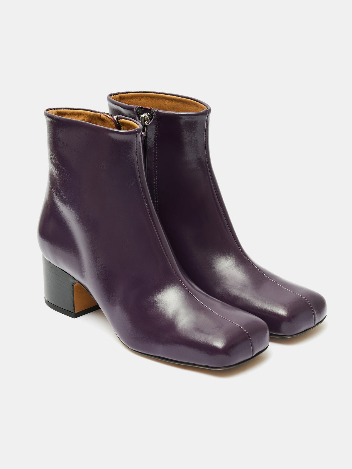 Women's leather ankle boots with a mid-heel. Miho