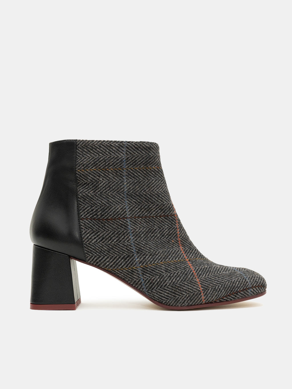Stivaletti da donna in pelle con tacco medio. Oliviana