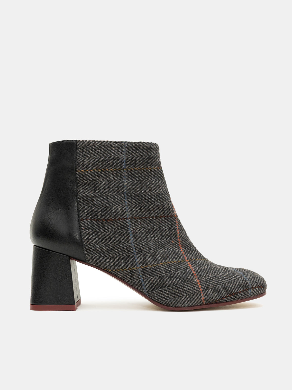 Stivaletti da donna in pelle con tacco medio. Oliviana