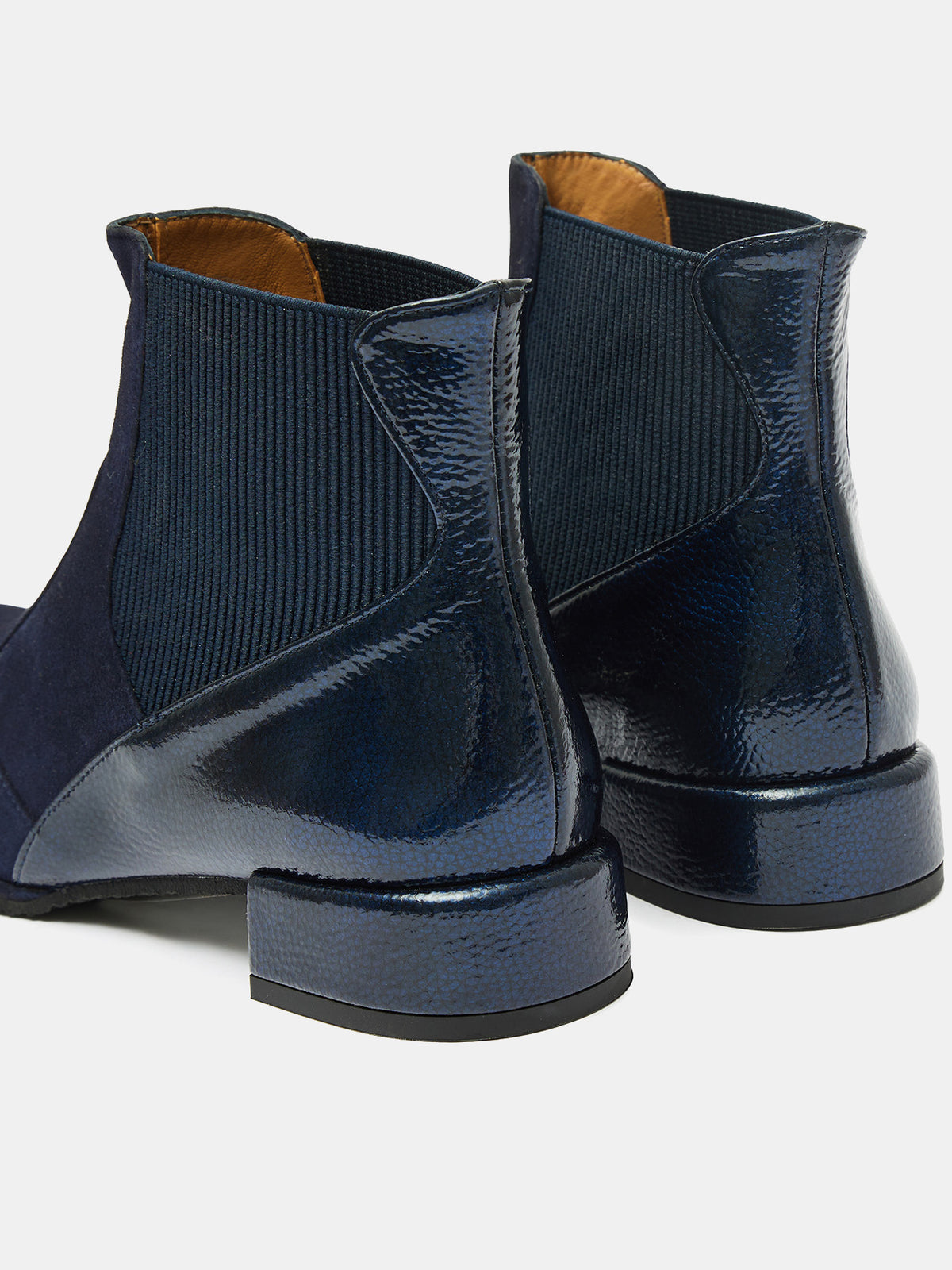 Stivaletti da donna in pelle con tacco medio. Miho