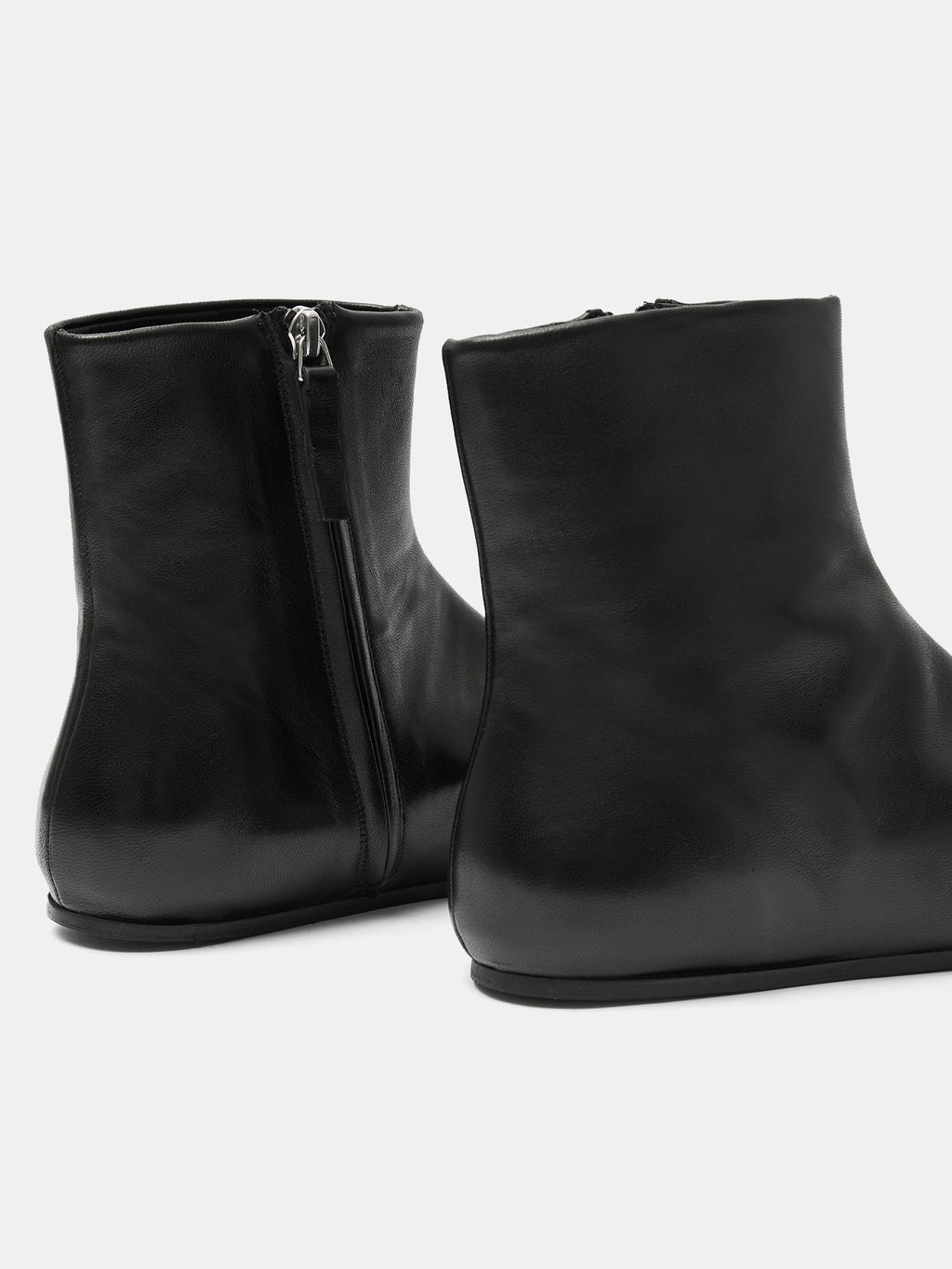Women's leather ankle boots with a mid-heel. Miho