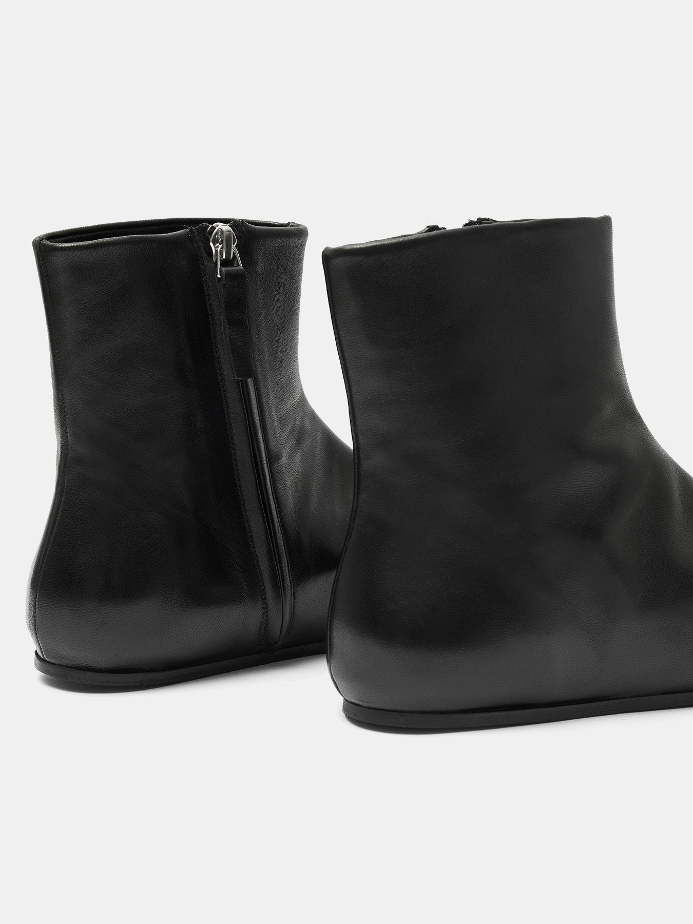 Women's leather ankle boots with a mid-heel. Miho