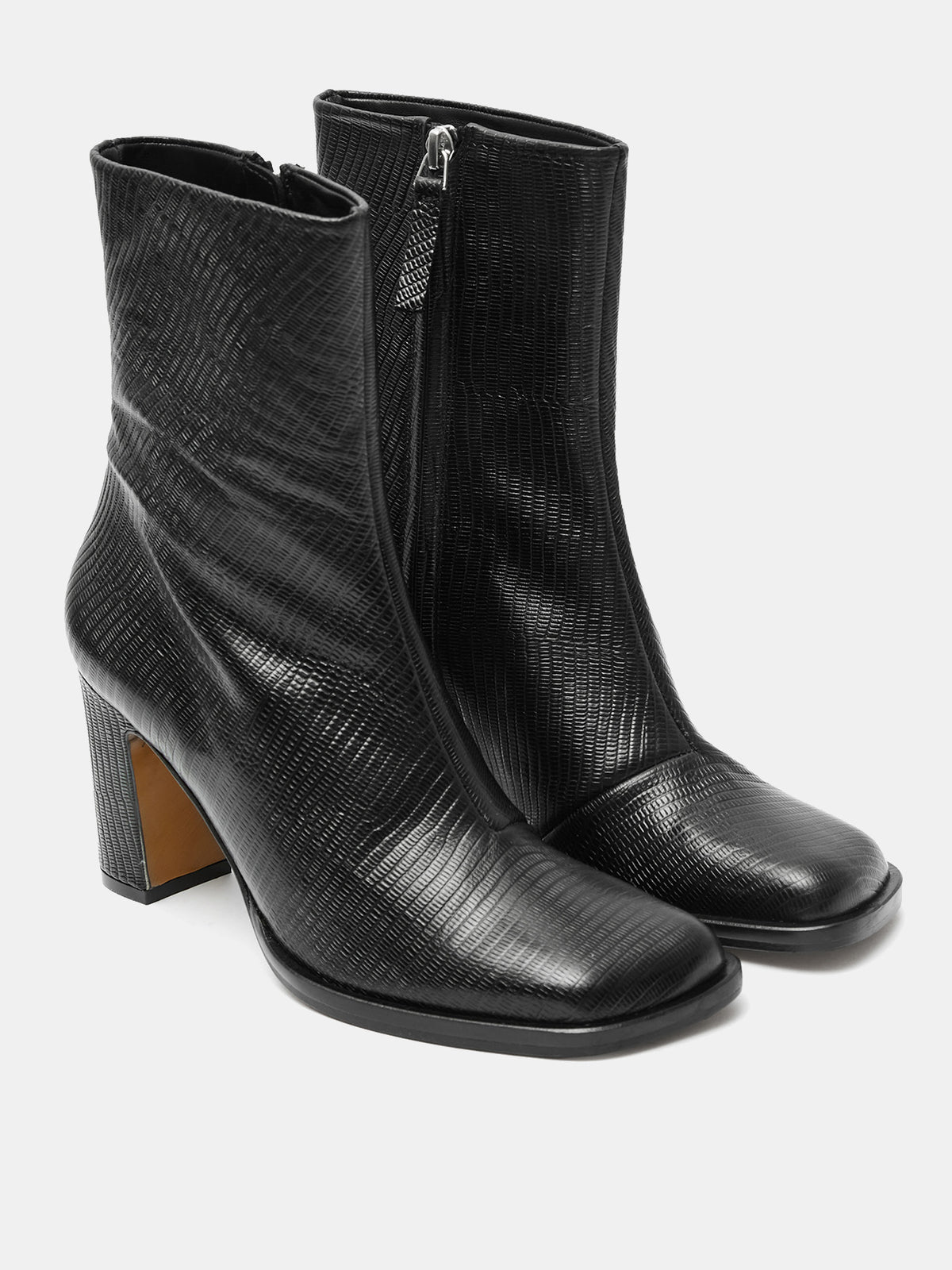 Stivaletti da donna in pelle con tacco medio. Miho