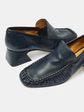 Zapato de mujer en piel con tacón bajo. Oceana