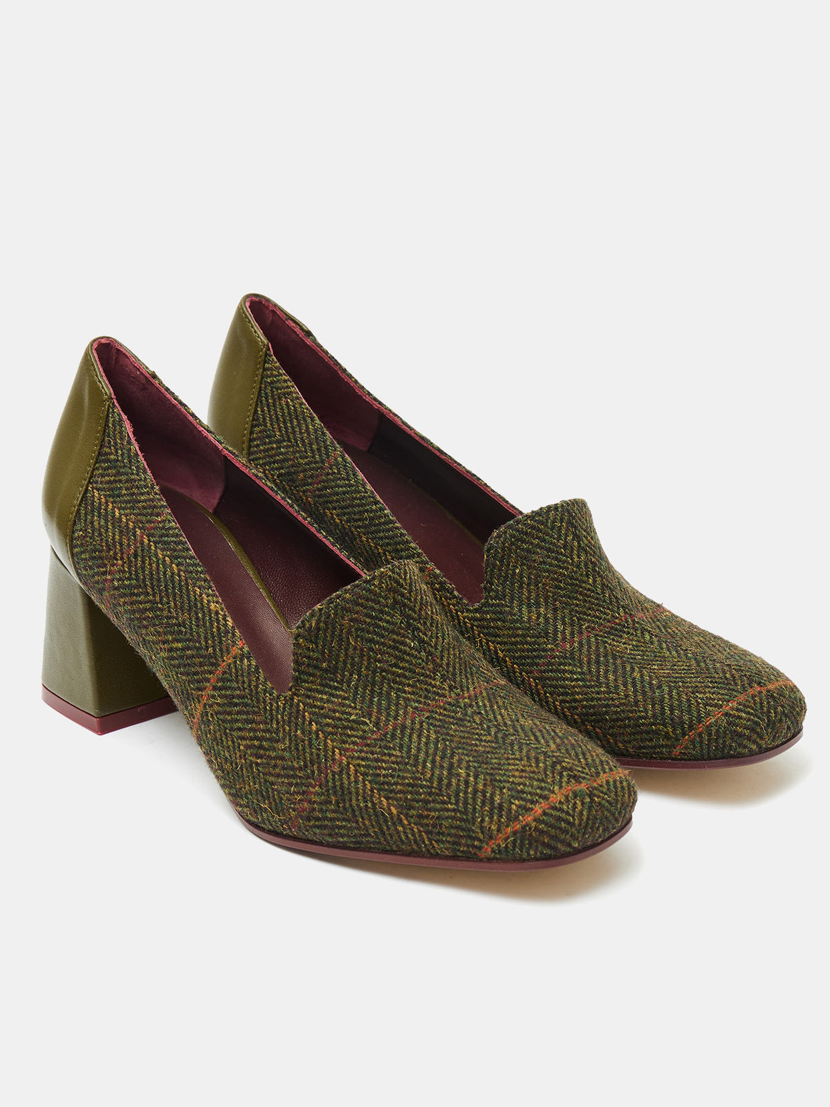 Scarpa da donna in pelle con tacco medio. Milly
