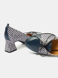 Zapato de mujer en piel con tacón alto. Orquidea