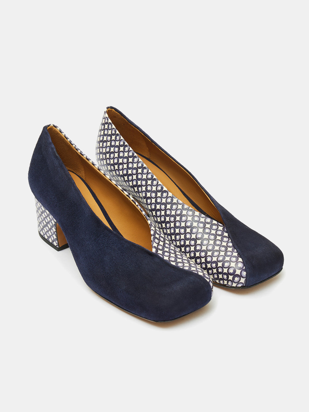 Scarpa da donna in pelle con tacco medio. Marga