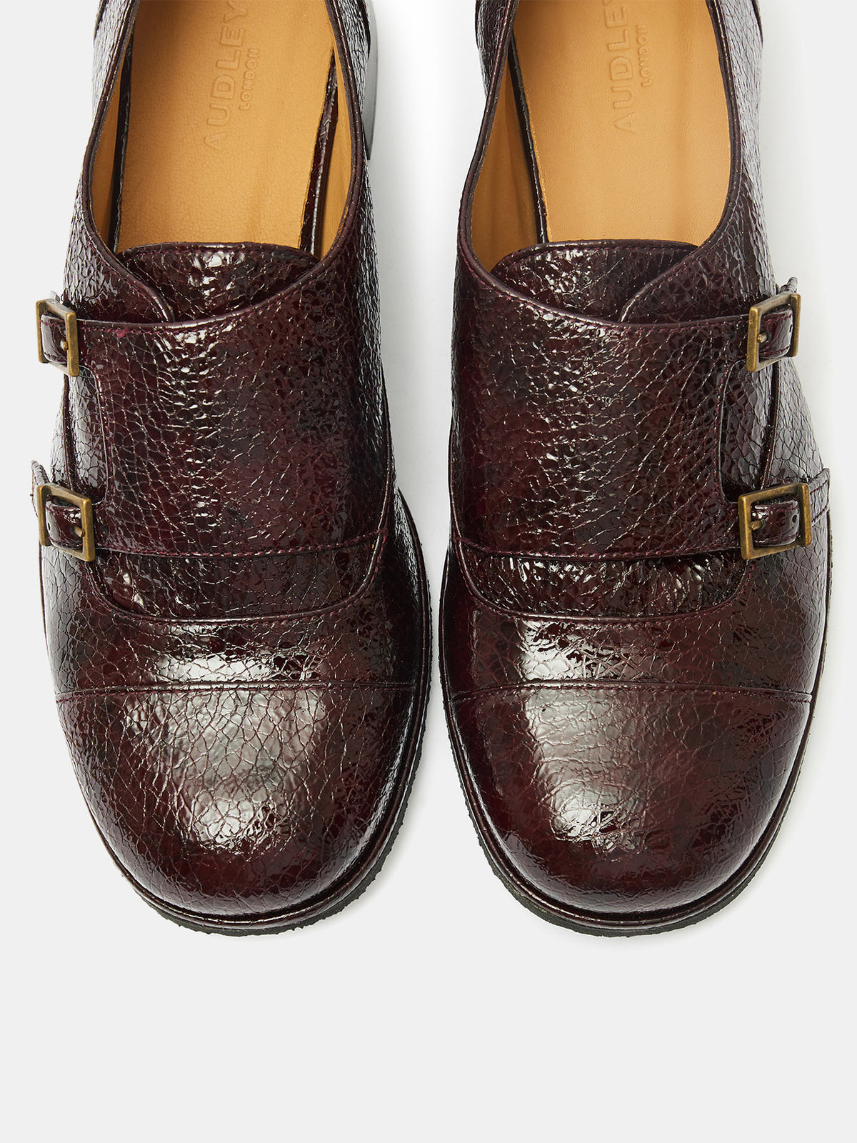 Scarpa da donna in pelle con tacco basso. Onella