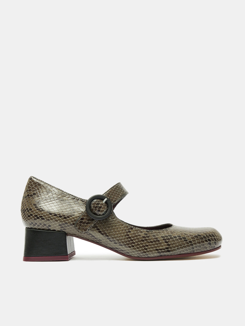Scarpa da donna in pelle con tacco basso. Mavi
