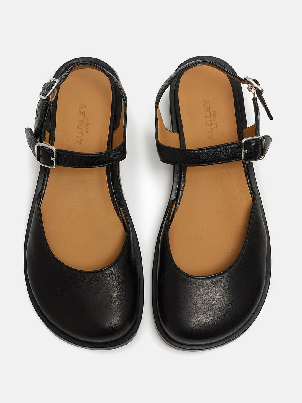 Zapato de mujer en piel con tacón bajo. Nadja